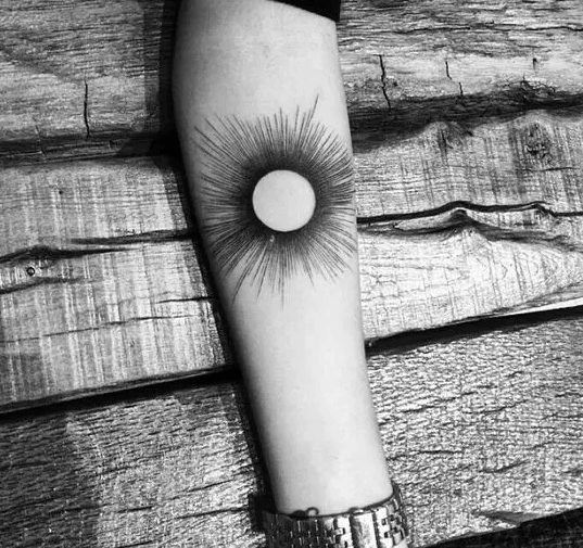 Minimal Sun tattoo