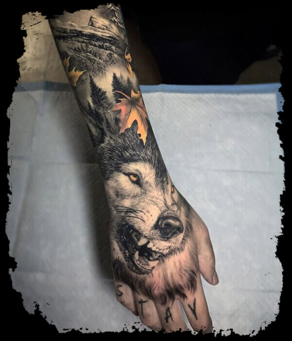 Snarling-Wolf-on-Arm
