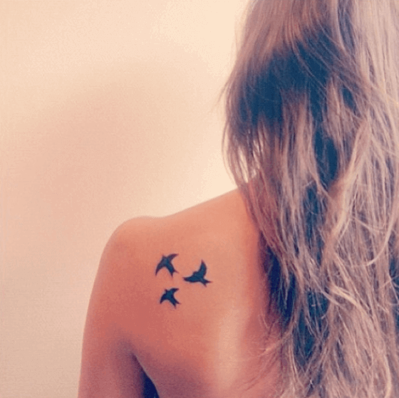 Swallow Tattoos - Tattoo Insider | Bird shoulder tattoos, Bird tattoos for  women, Tattoos for women