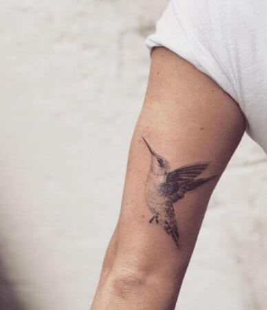 70+ Lovely Hummingbird Tattoo Ideas: Meaning and Designs 2024
