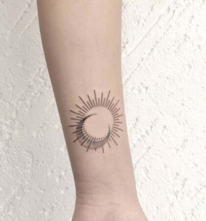 20 Meaningful and Beautiful Moon Tattoo Ideas [Updated]