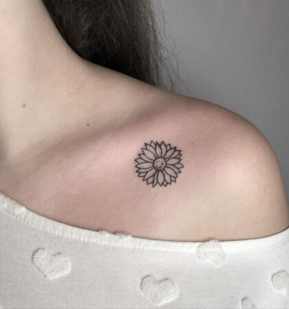 55 Most Attractive Collar Bone Tattoos Designs for Women