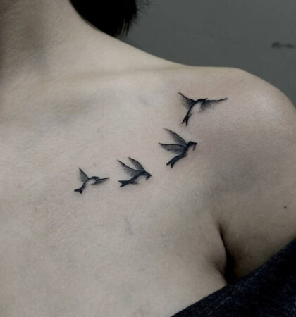 55 Most Attractive Collar Bone Tattoos Designs for Women