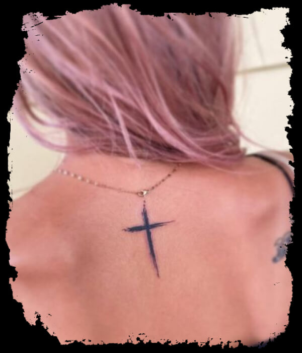 Minimalist-Cross-Tattoo-on-Back
