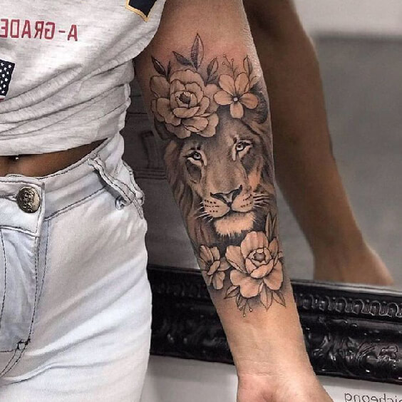 20+ Lioness Hand Tattoo