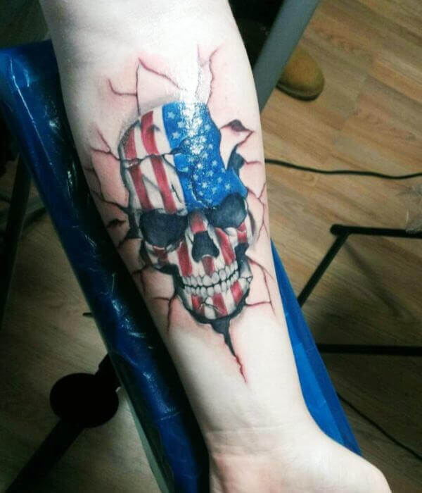 Optical Illusion Fles America Flag Tattoo