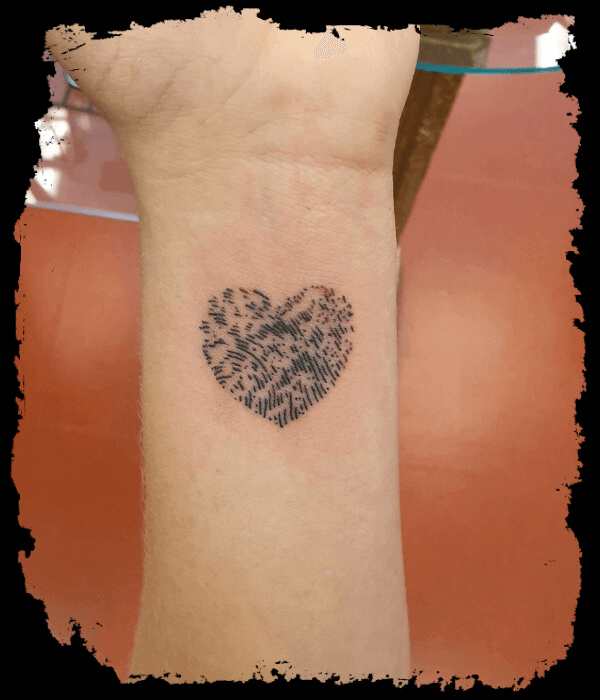 Fingerprint-heart-tattoo-on-the-wrist--1