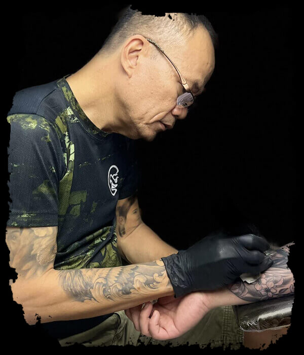 Ronnie-Macapagal-tattoo artist in Philippines 