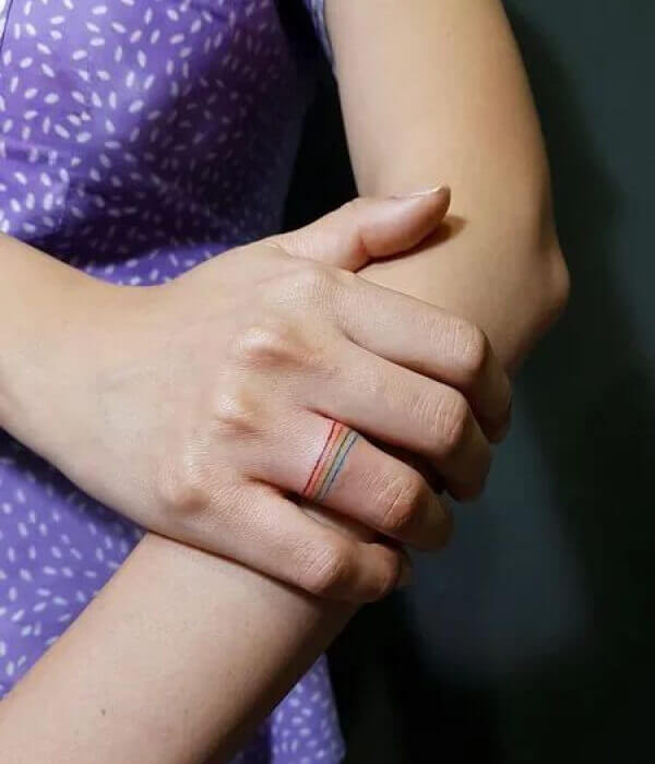 Five-Interlocking-Rings-in-Multicolour-on-Finger