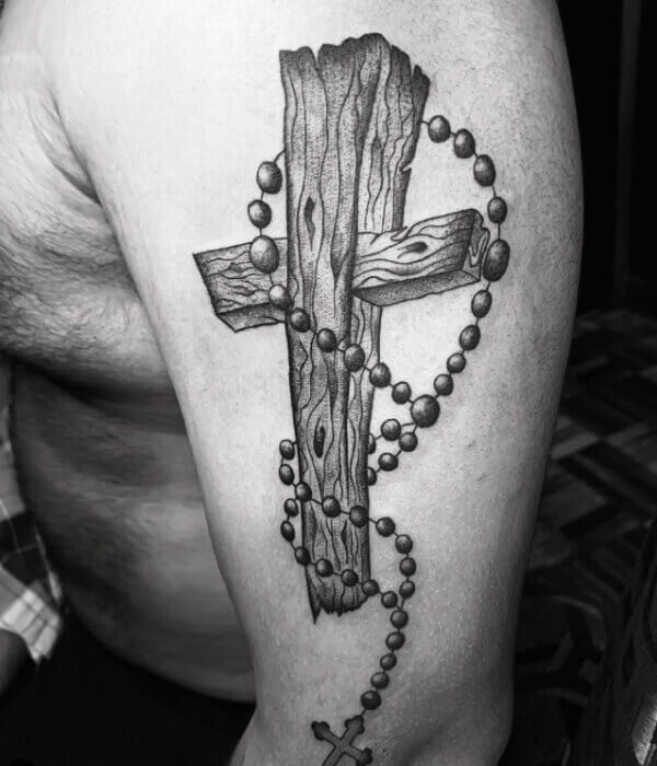 Cross-Tattoo