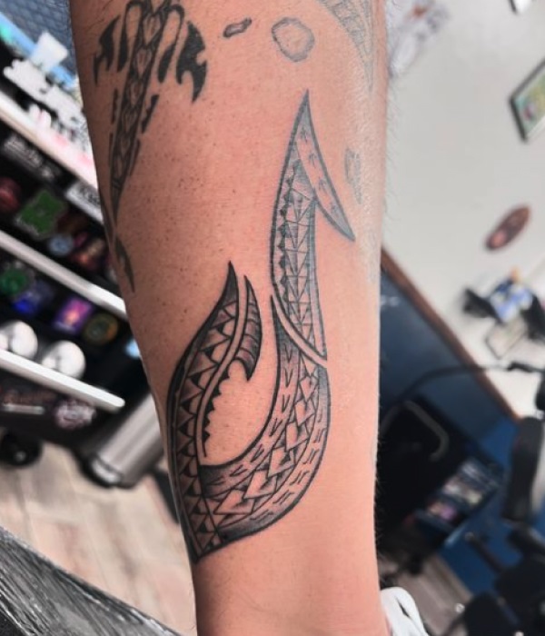 Polynesian-Forearm-Fish-Hook-Tattoo