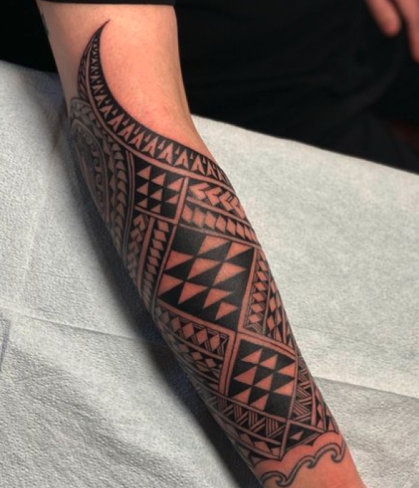 Polynesian-Forearm-Triangle-Pattern-Tattoo