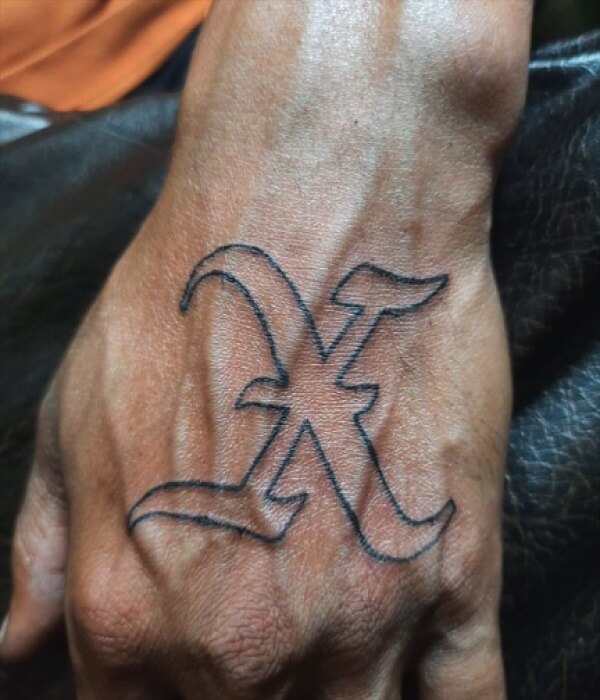 X-Tattoo-on-Hand