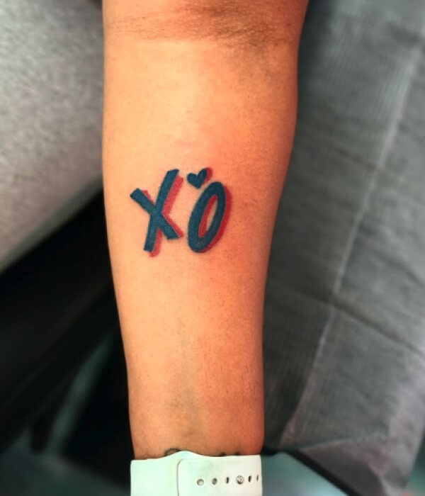 XO-with-a-Red-Heart-Tattoo