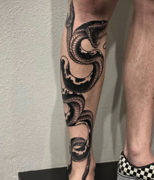 Cobra-Tattoo-on-Leg