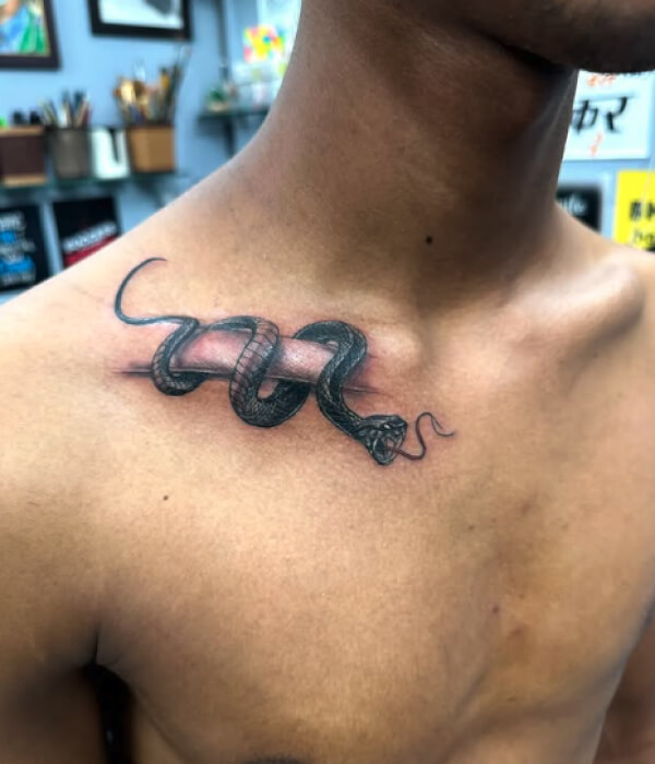 Colorful-Cobra-Tattoo-on-Neck