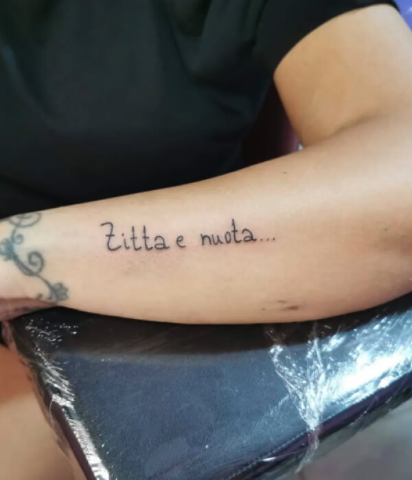 El-conocimiento-es-poder-Phrase-Tattoo