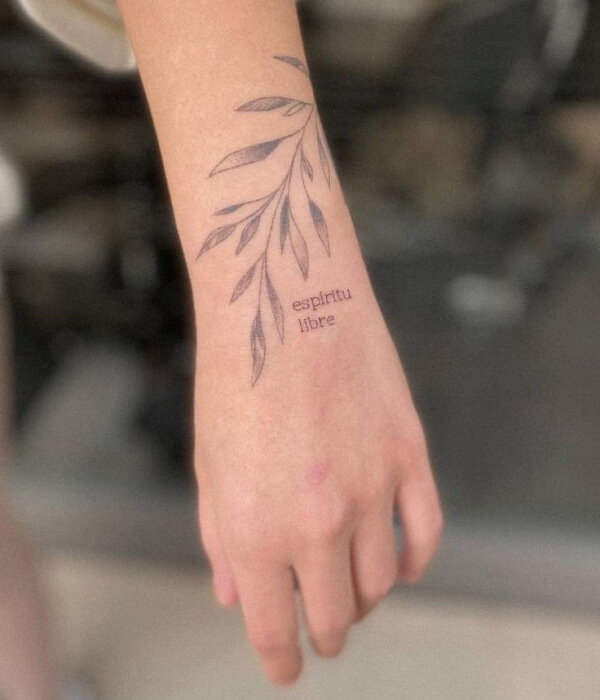 Espíritu-libre-Phrase-Tattoo