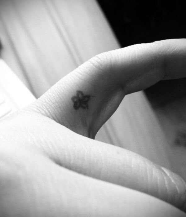 Plumeria-Finger-Tattoo