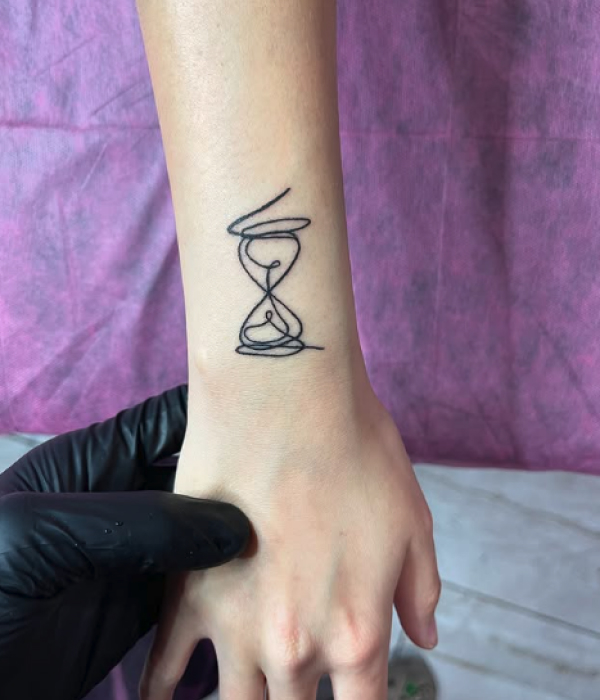 Small-Hourglass-Tattoo