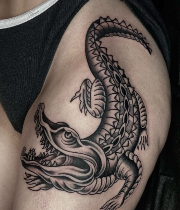 Black-Alligator-Tattoo-on-the-Front-Thigh